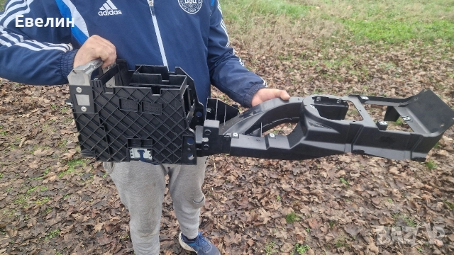 пластмаси около ръчната и скоростния лост VW Touran 2006г, снимка 8 - Части - 52865983