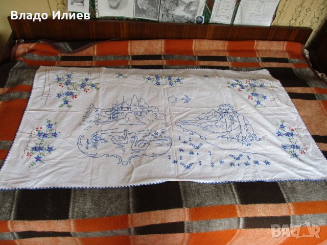 Кърпи и ковьори за стена бродирани и шити ръчно, снимка 11 - Декорация за дома - 32782520