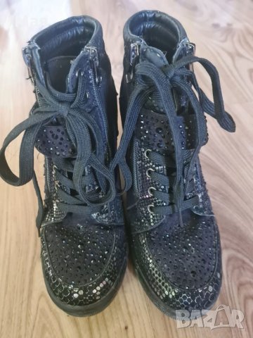 Дамски обувки и боти на платформа, снимка 13 - Дамски обувки на ток - 32984195