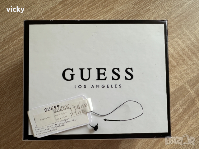 Оригинално дамско портомоне в електриков/неонов цвят, GUESS, снимка 8 - Портфейли, портмонета - 53382018