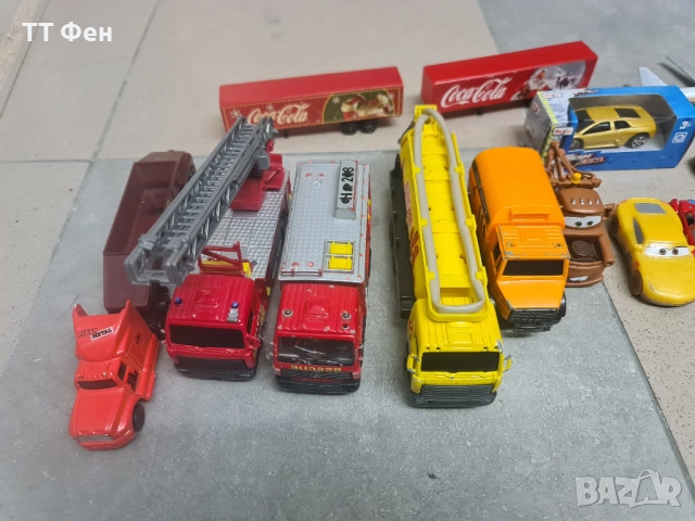 Лот от метални колички и камиони Maisto, Hotweels и други марки, снимка 4 - Коли, камиони, мотори, писти - 52512309
