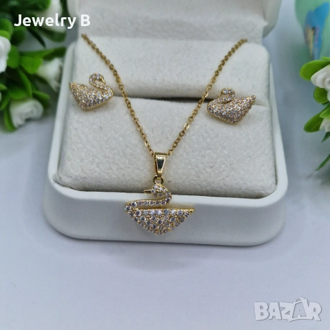 Дамски комплект колие и обеци с позлата