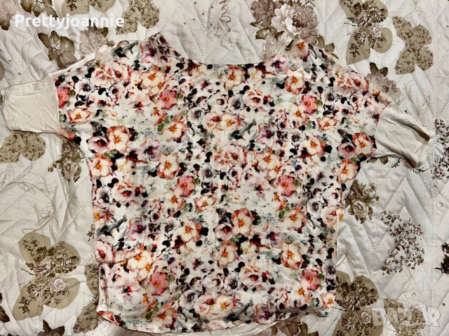 Бяла блуза на цветя с 3/4 ръкав