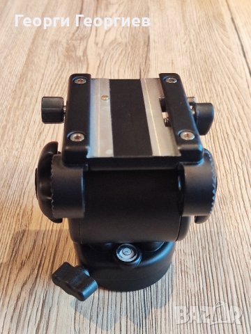 Флуидна видео глава Weifeng WF-717AH, снимка 7 - Чанти, стативи, аксесоари - 44070240