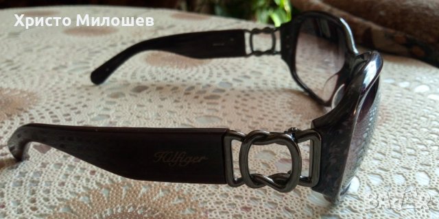 Оригинални слънчеви очила Helfiger, снимка 2 - Слънчеви и диоптрични очила - 37145089