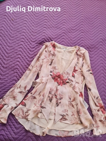 дамска блуза на цветя