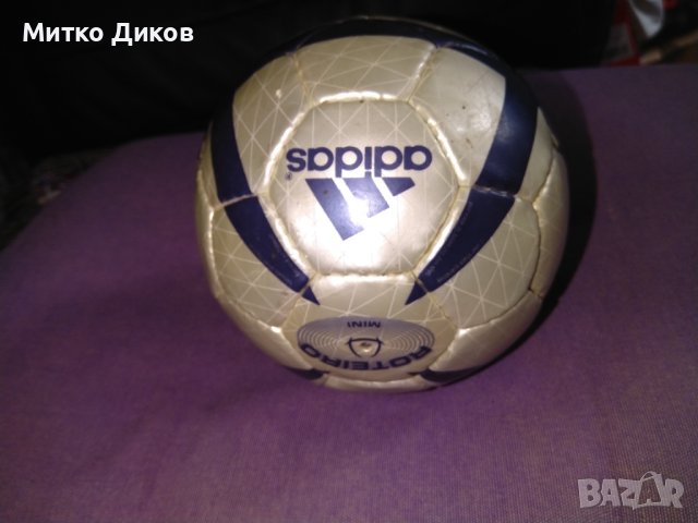 Малка топка нова не спада маркова на Адидас 2005г подписана от Христо Стоичков?, снимка 6 - Футбол - 40726001