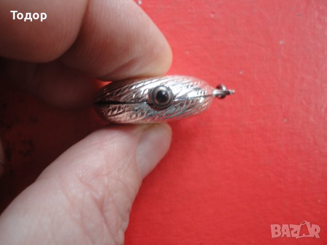 Швейцарски дамски часовник Royal медальон висулка , снимка 7 - Дамски - 39938823