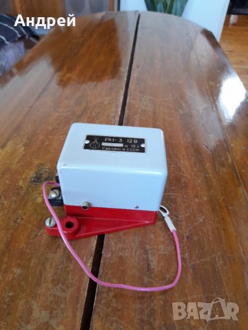 Стар регулатор на напрежение за Москвич РН-3