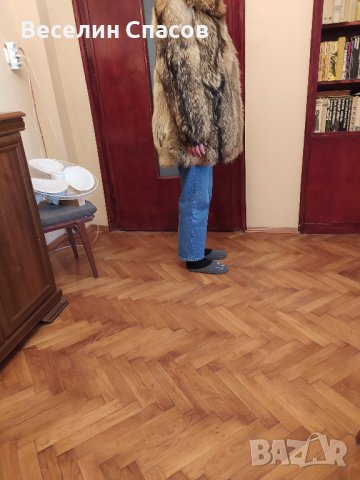 Продавам късо зимно дамско кожено палто,  канадски вълк, снимка 3 - Палта, манта - 37660850