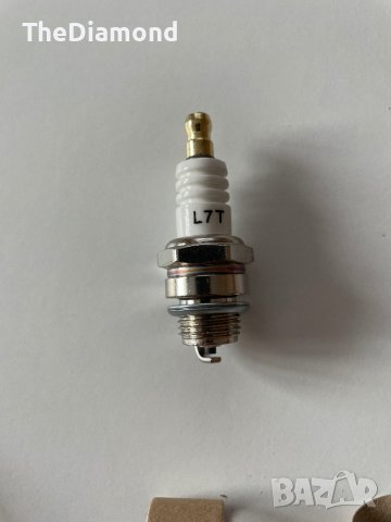 СВЕЩ ЗА ДВУТАКТОВ ДВИГАТЕЛИ .ЗА КОСА/ТРИОН L7T