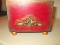 винтидж кутийка  в червено за бижута-hand made, снимка 5