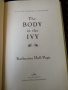 The Body in the IVY Katherine Hall Page hardcover 2006г.