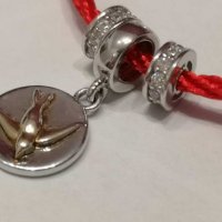 Дамски гердан на червен шнур със сребърен медальон с лястовица, снимка 3 - Колиета, медальони, синджири - 28244594