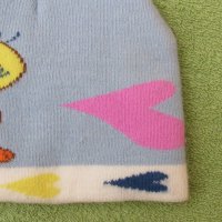 Детска  плетена шапка в млечен син цвят, нова, снимка 3 - Шапки, шалове и ръкавици - 38596005