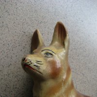 Стара статуетка легнало куче, снимка 1 - Антикварни и старинни предмети - 28540272