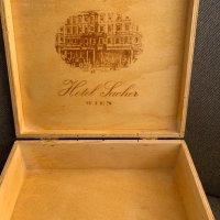 Стара оригинална кутия за торти от хотел"Сахер"-Виена, снимка 1 - Антикварни и старинни предмети - 43986565