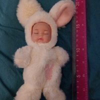 Кукла бебе Неоригинална? Ashton Drake с костюм на зайче, снимка 2 - Кукли - 43918806