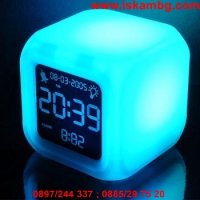 Антистрес LED часовник кубче - 7 цвята, снимка 8 - Други стоки за дома - 28508384