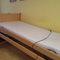 Електрическо болнично легло , снимка 3 - Антидекубитални дюшеци - 43480625