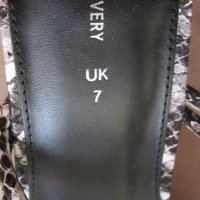 Луксозни нови сандали By very змийски принт номер 40, снимка 6 - Дамски елегантни обувки - 37058922