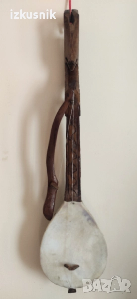 Автентична, резбована балканска гусла, снимка 1