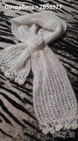 Бял пухест шал, снимка 1