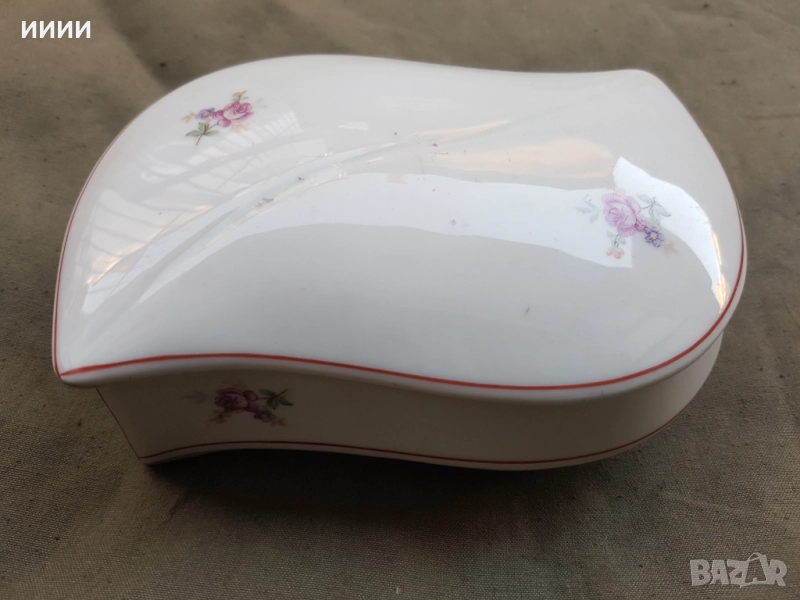 Порцеланова кутия за бижута , снимка 1