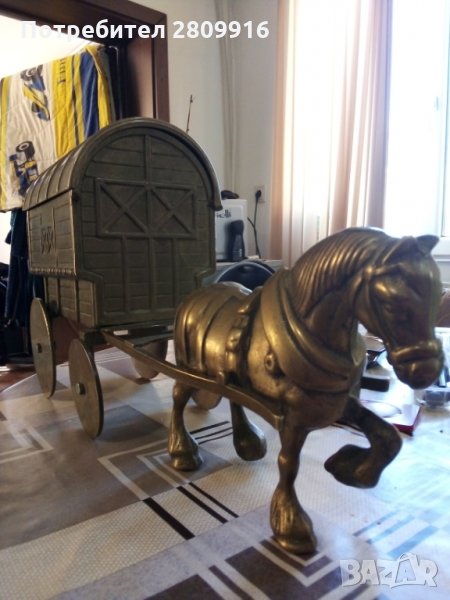 Бронзова кутия за бижута, Карета с кон, снимка 1