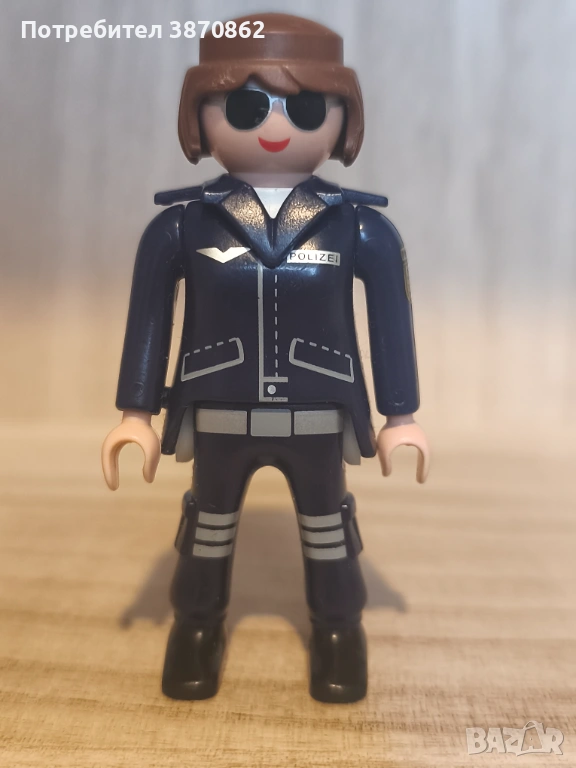 Колекционерска фигурка на Playmobil Woman Police Cop 2009, снимка 1