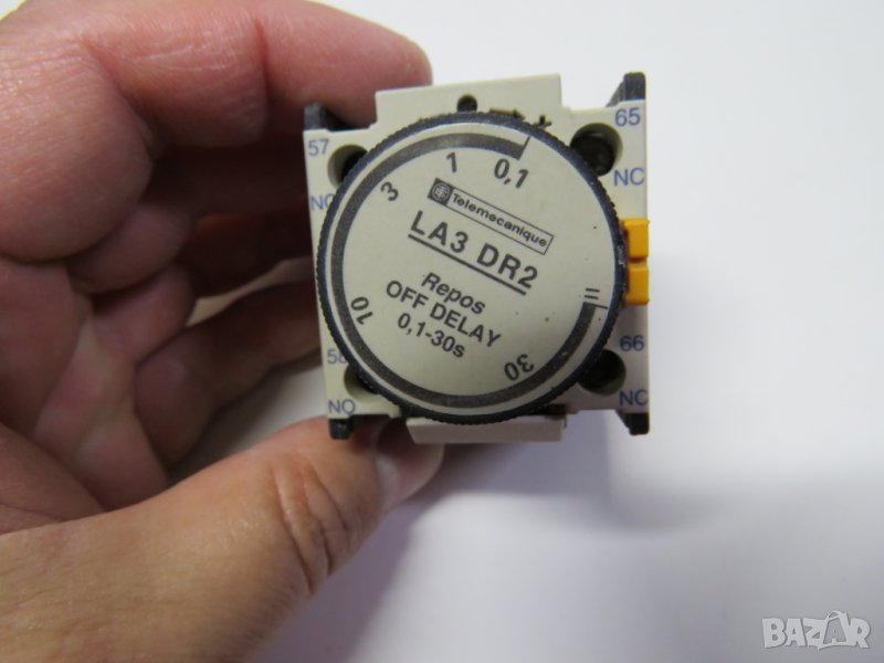 таймер за контактор LA3DR2 реле за време  (от 0,1-30 Секунди) - Telemehanique, снимка 1