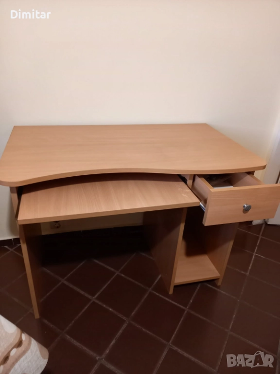 Бюро в много добро състояние, снимка 1