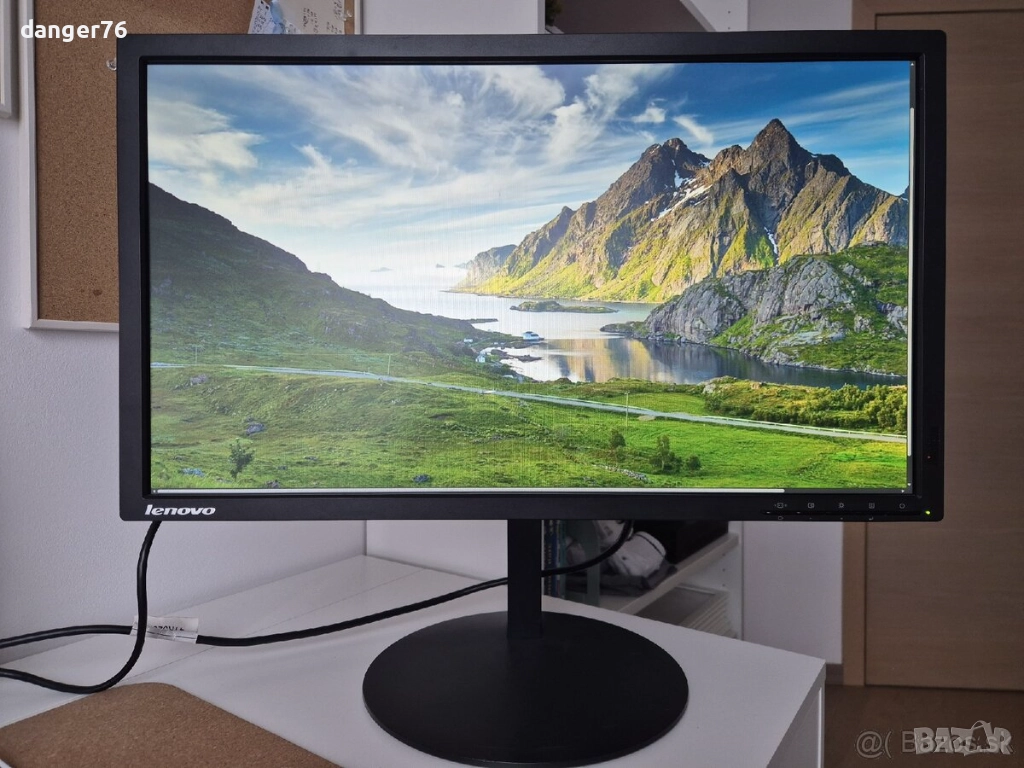 Продавам монитор LENOVO T2424P, снимка 1