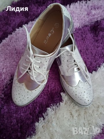 Есенни бели дамски стилни  обувки със връзки , снимка 4 - Дамски ежедневни обувки - 37656136
