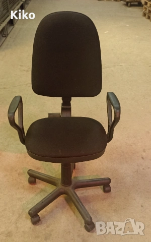 Офис стол с подлакътници, снимка 2 - Столове - 53443148