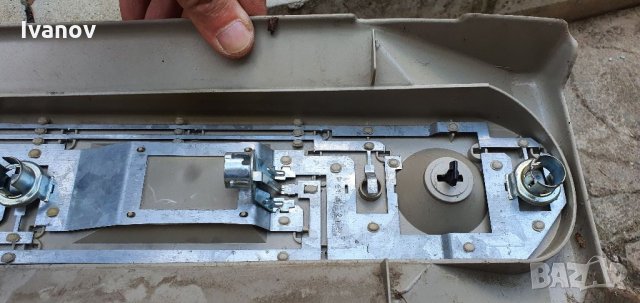 Платка  фасунги за стоп ляв десен платки за крушки стопове двоен стоп bmw e30 капак за стоп бмв е30 , снимка 12 - Части - 33441212