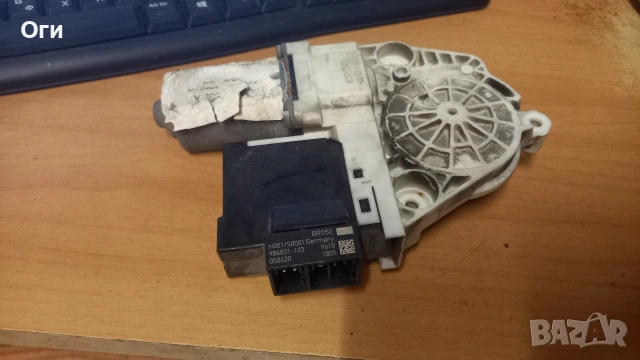 Електромотор стъклоподемник ляв за Сеат Ибиза и Кордоба 01-07г. 986031-103 / 6L2959 802 А