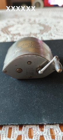 СТАРА НЕМСКА МАШИНКА ЗА ТОЧЕНЕ НА БРЪСНАРСКИ НОЖЧЕТА - D.R.G.M