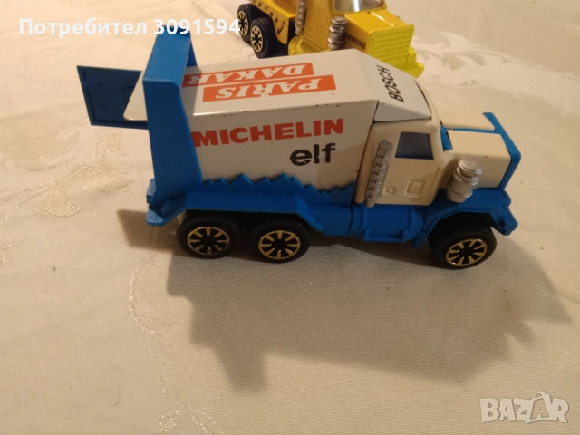играчка камион, рекламираща ралито Paris Dakar, с лога на MICHELIN, elf и BOSCH.  произведено в Бълг, снимка 6 - Колекции - 53597301
