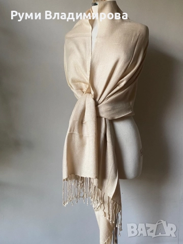 Бежов шал от 100 % вискоза