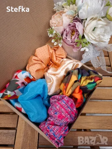 Подаръчен комплект скрънчита - 6 броя, снимка 16 - Аксесоари за коса - 39655203