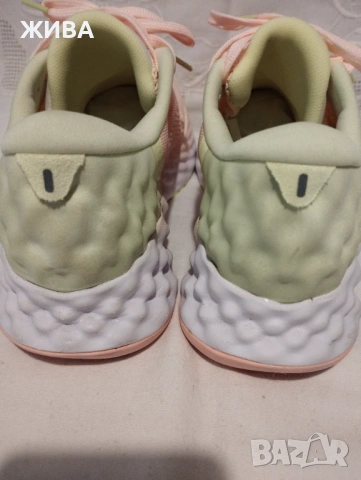 NIKE ДАМСКИ МАРАТОНКИ в розово и зелено, лято 2026г., снимка 3 - Маратонки - 53430022