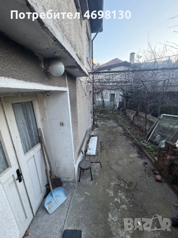 Къща с двор, снимка 8 - Къщи - 53042091