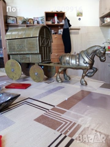 Бронзова кутия за бижута, Карета с кон, снимка 2 - Антикварни и старинни предмети - 32387535