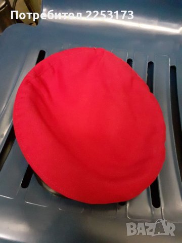 Студентска фуражка от 50те и чавдарски калпак