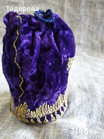 Кадифяна торбичка със сърмени шевици, снимка 2 - Антикварни и старинни предмети - 43593636