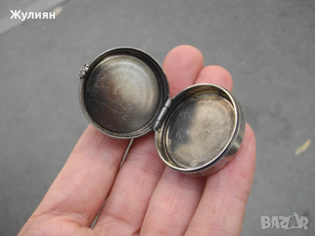 СТАРА ПОСРЕБРЕНА КУТИЙКА ЗА ХАПЧЕТА , снимка 4 - Антикварни и старинни предмети - 51204161