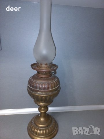 Старинна  висока лампа