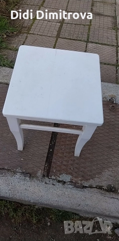 Бяла дървена табуретка, снимка 3 - Декорация за дома - 52789894