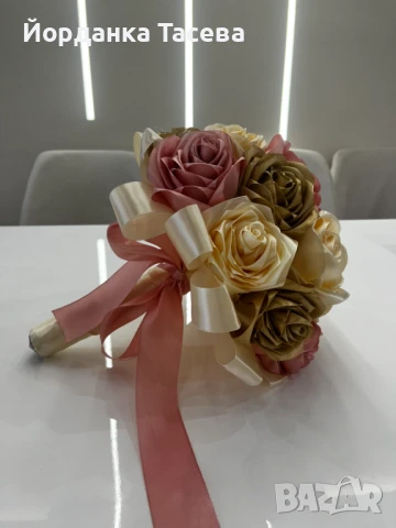 Уникални букети от сатенени рози за вашия специален повод , снимка 2 - Други - 50980991